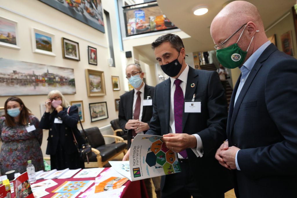 Northside Partnership CEO, Paul Rogers, introduces Minister for Health, Stephen Donnelly, to members of the Preparing for Life, Healthy Eating Made Easy & Smoking Cessation teams